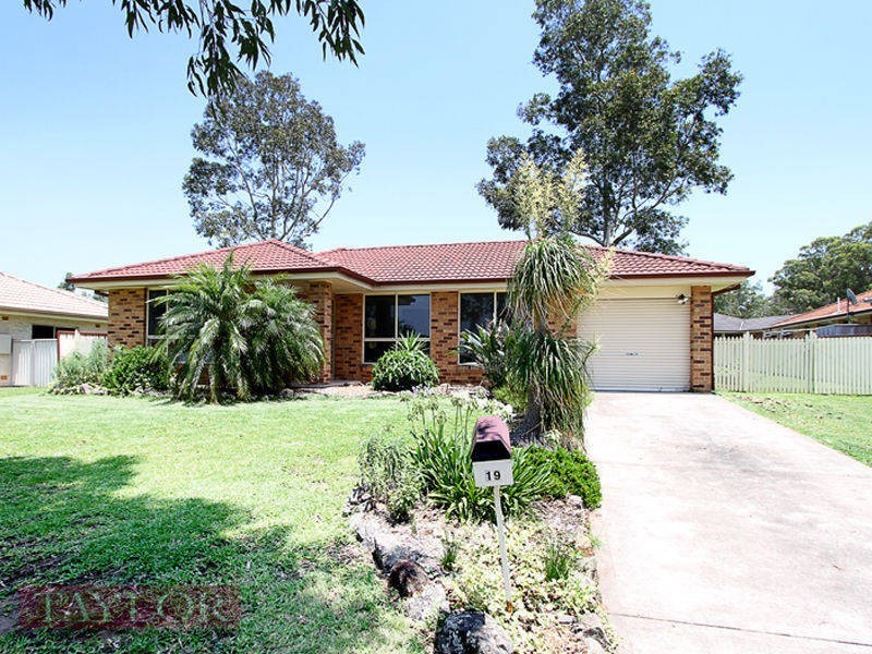 19 Eggleton Close, Singleton NSW 2330