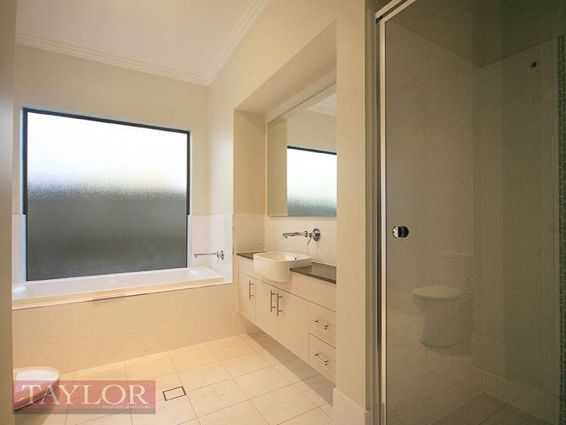 51 Sugarloaf Crescent, Colebee NSW 2761