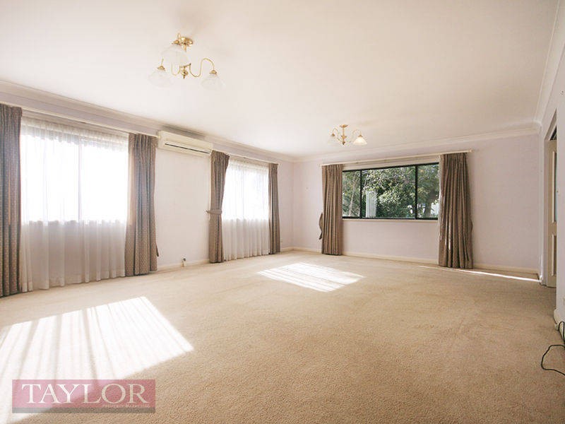 36 Alanas Avenue, Oatlands NSW 2117