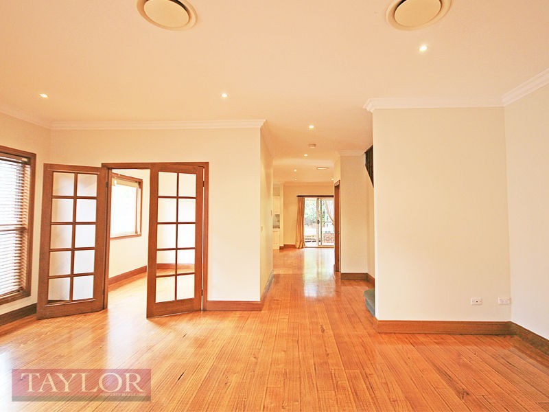 9 Telfer Street, Westmead NSW 2145