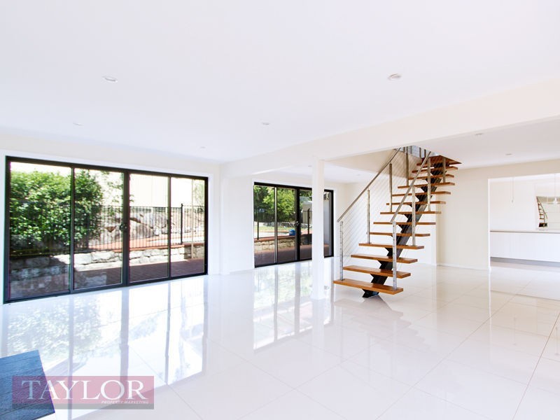 16 Yarralumla Drive, Carlingford NSW 2118