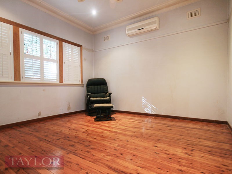 7 Linden Street, Toongabbie NSW 2146