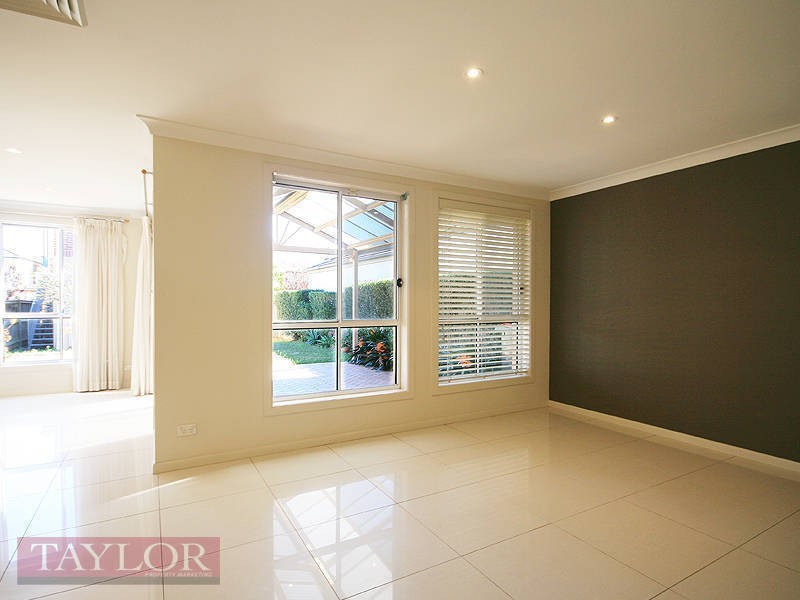 5 Hunterford Crescent, Oatlands NSW 2117