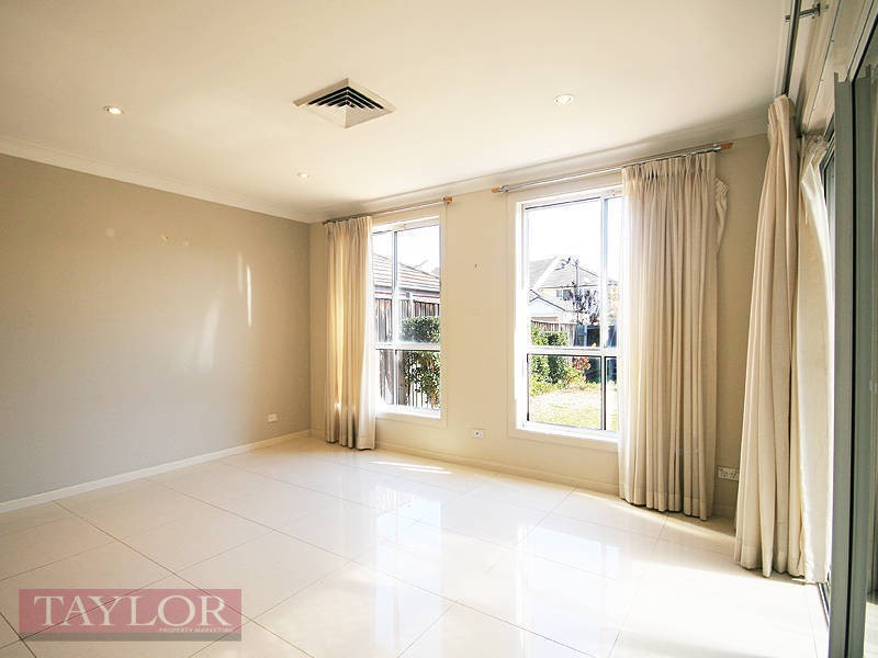 5 Hunterford Crescent, Oatlands NSW 2117