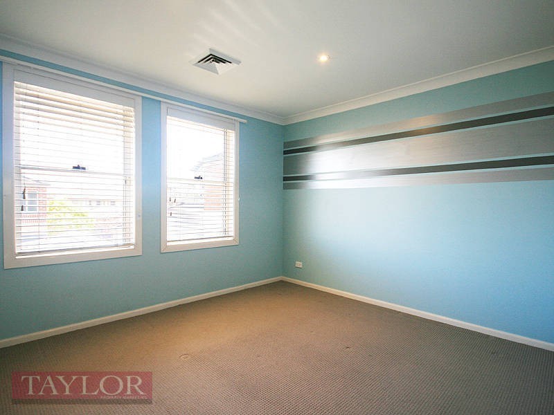 5 Hunterford Crescent, Oatlands NSW 2117