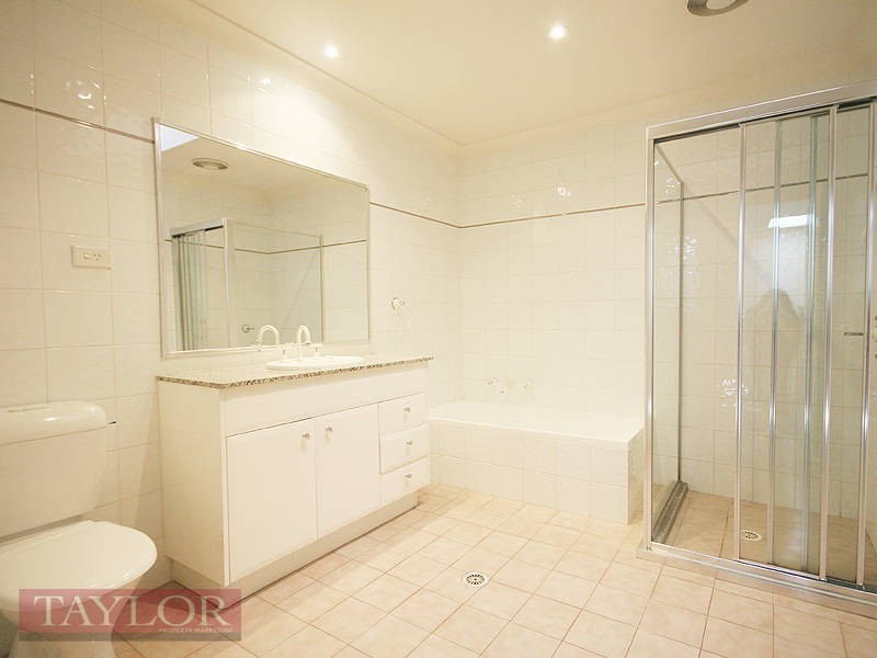 5 Hunterford Crescent, Oatlands NSW 2117