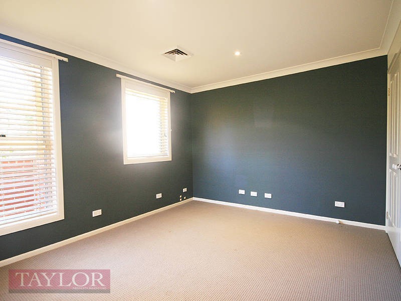 5 Hunterford Crescent, Oatlands NSW 2117