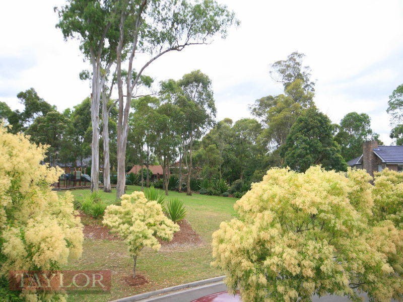 5 Hunterford Crescent, Oatlands NSW 2117