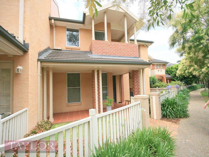 5 Hunterford Crescent, Oatlands NSW 2117