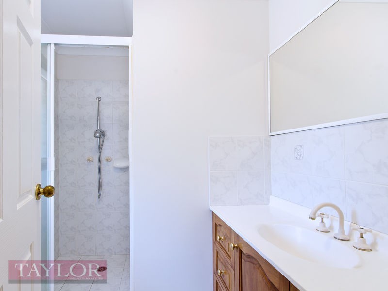 2 Larnook Close, Oatlands NSW 2117