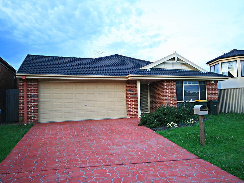 4 Navajo Close, Stanhope Gardens NSW 2768