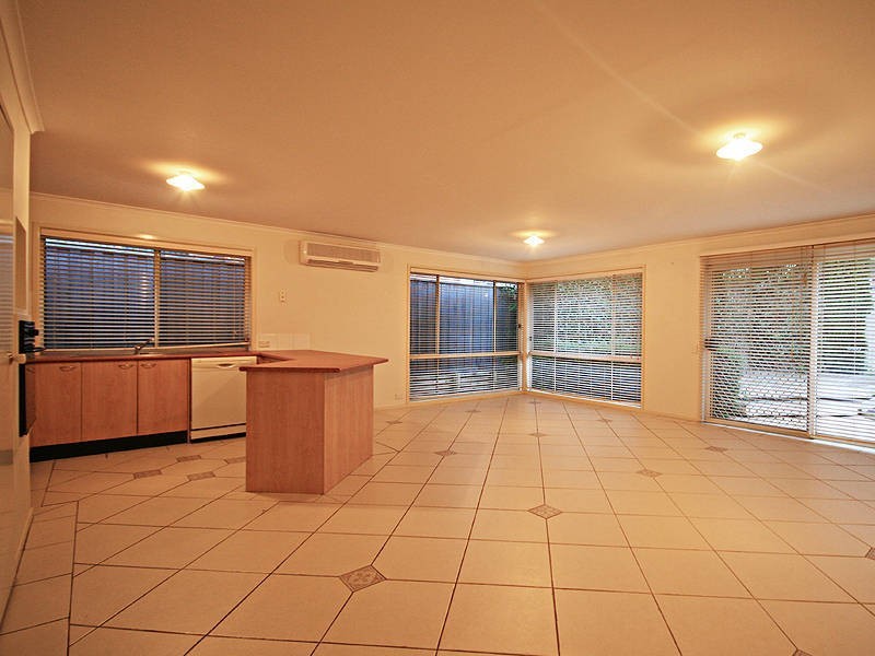 4 Navajo Close, Stanhope Gardens NSW 2768