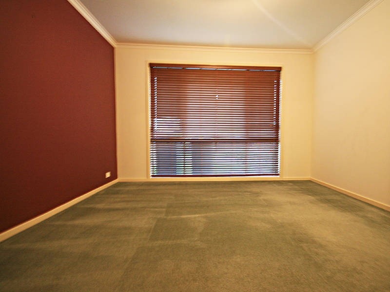 4 Navajo Close, Stanhope Gardens NSW 2768