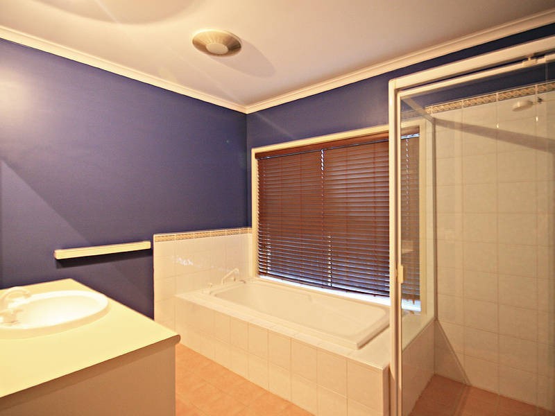 4 Navajo Close, Stanhope Gardens NSW 2768