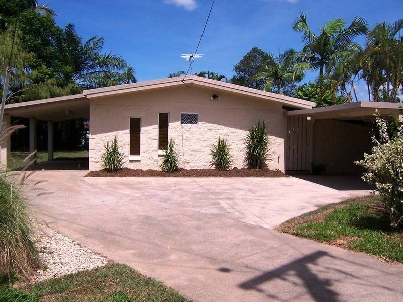 7 Denman Close, Manoora QLD 4870