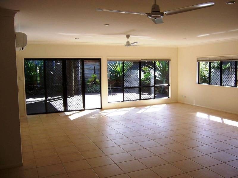 31 Chesterfield Close, Brinsmead QLD 4870