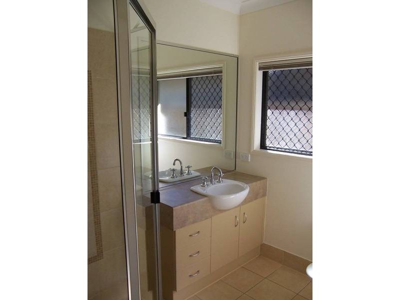 31 Chesterfield Close, Brinsmead QLD 4870