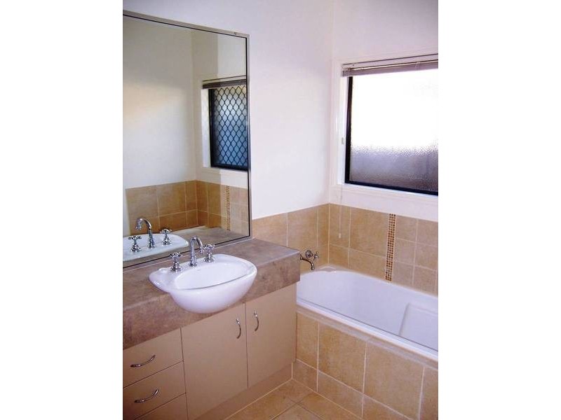 31 Chesterfield Close, Brinsmead QLD 4870