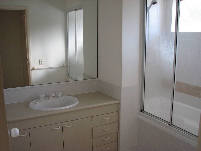 46 The Steam Avenue, Cairns QLD 4870