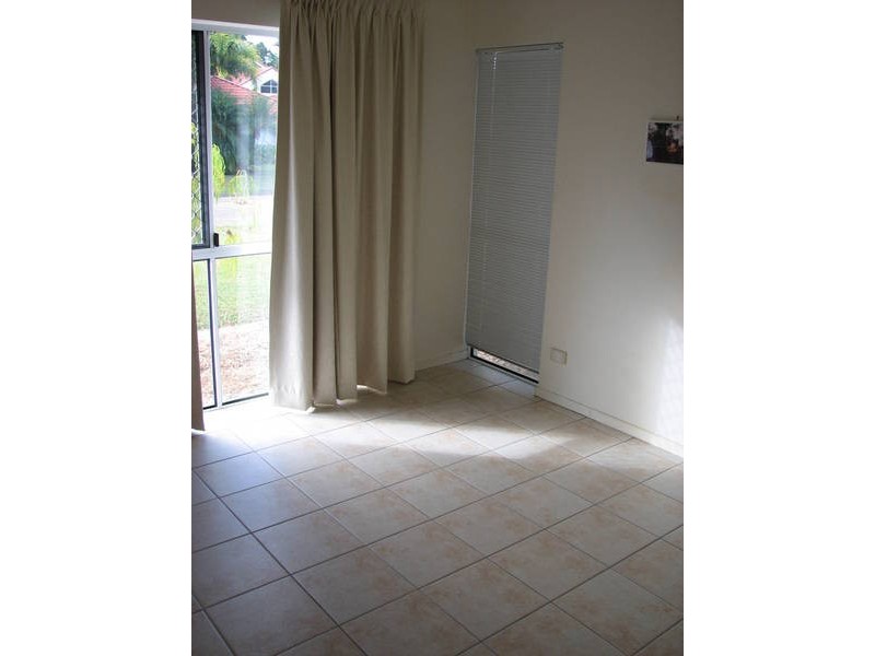 46 The Steam Avenue, Cairns QLD 4870