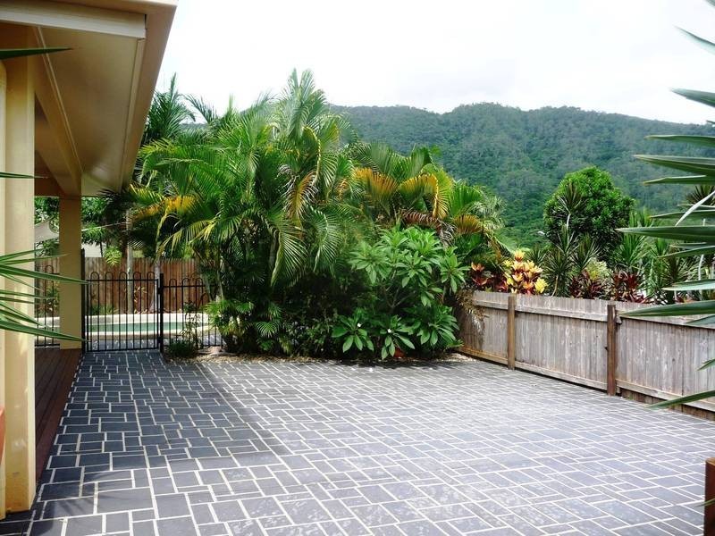 3 Royce Street, Redlynch QLD 4870