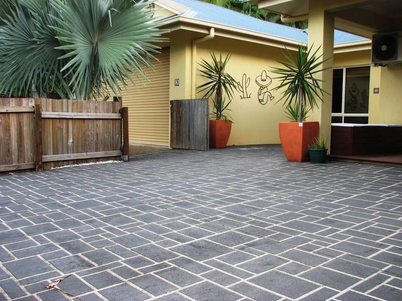3 Royce Street, Redlynch QLD 4870