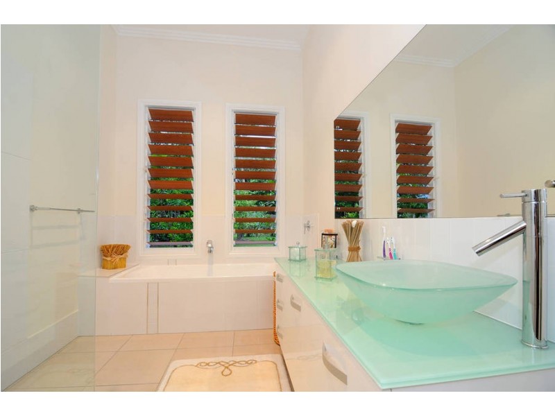 61 Fretwell Road, White Rock QLD 4868