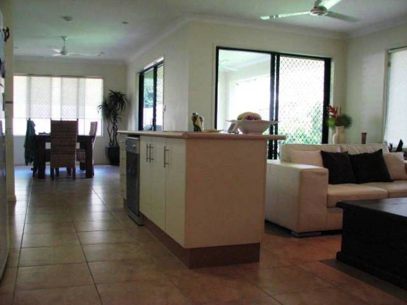 23 Roderick Street, Bentley Park QLD 4869