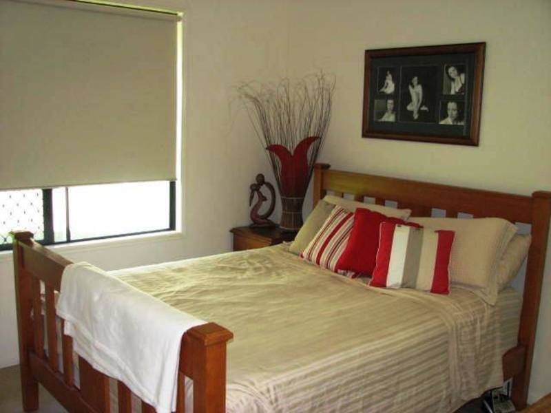 23 Roderick Street, Bentley Park QLD 4869