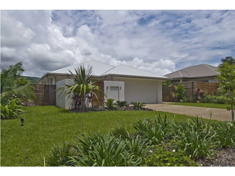 7 Propeller Court, Trinity Beach QLD 4879