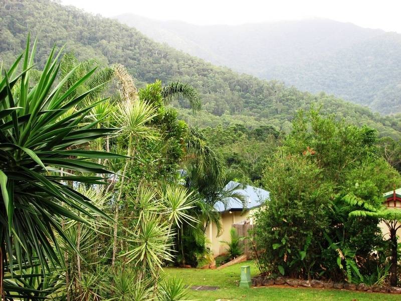 3 Royce Street, Redlynch QLD 4870