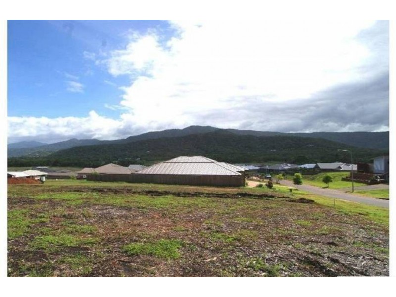 32 Catamaran Circuit, Trinity Beach QLD 4879