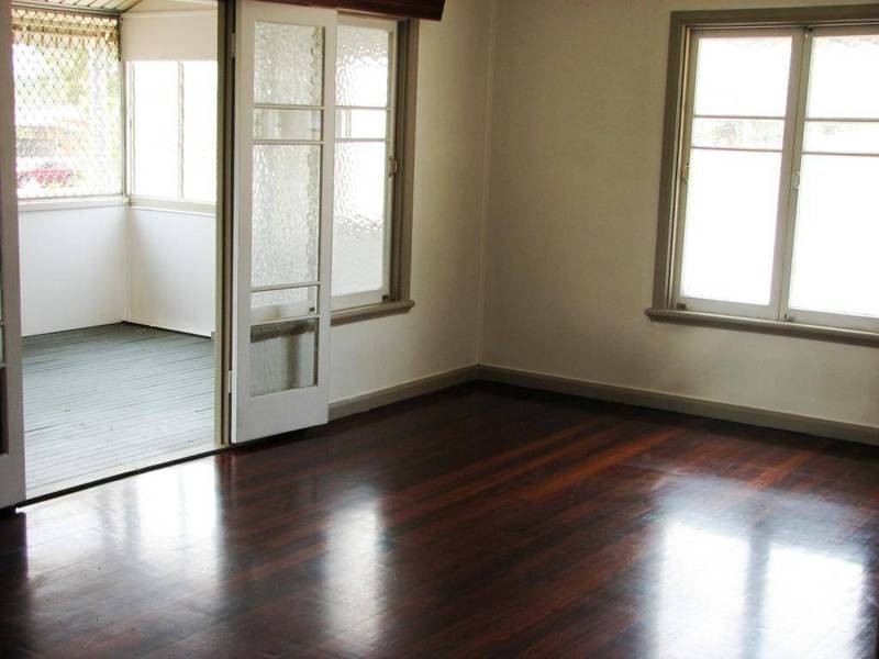 275 Buchan Street, Westcourt QLD 4870