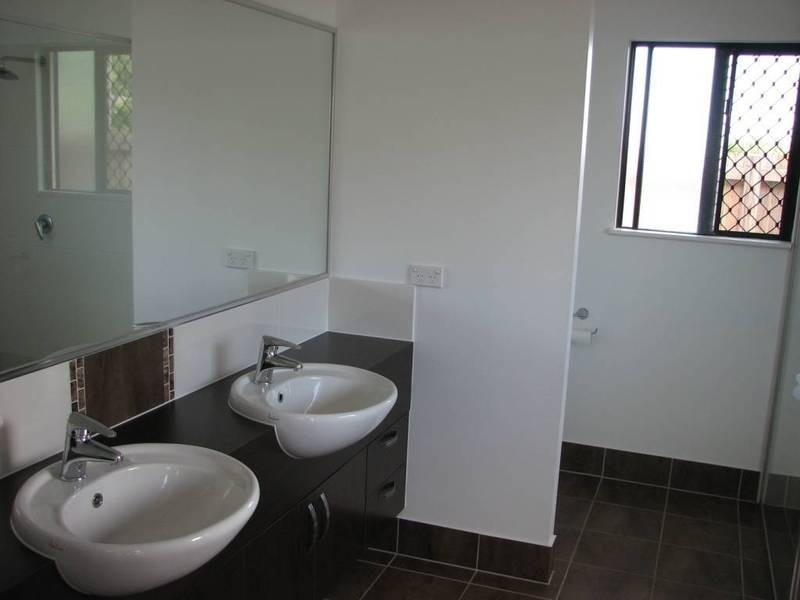 1 Catamaran Circuit, Trinity Beach QLD 4879