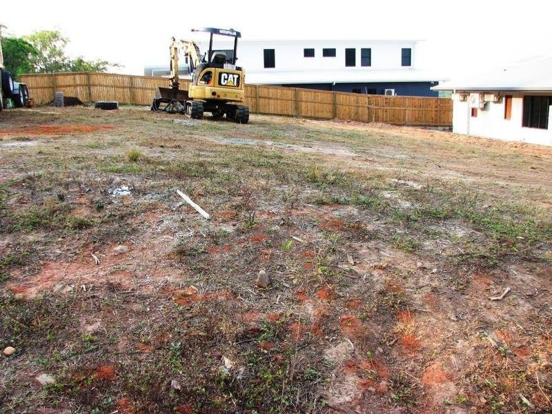 32 Catamaran Circuit, Trinity Beach QLD 4879