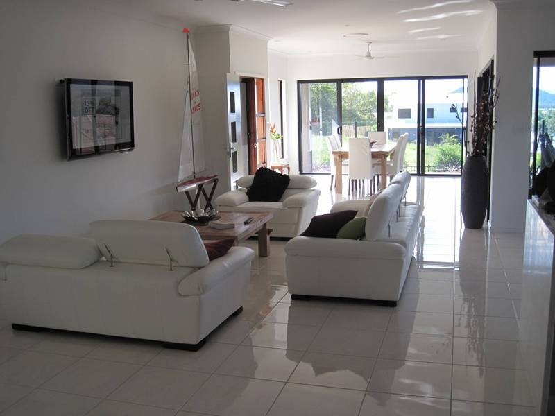 35 Catamaran Circuit, Trinity Beach QLD 4879