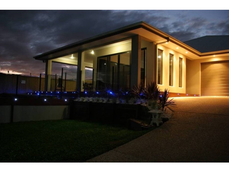 35 Catamaran Circuit, Trinity Beach QLD 4879