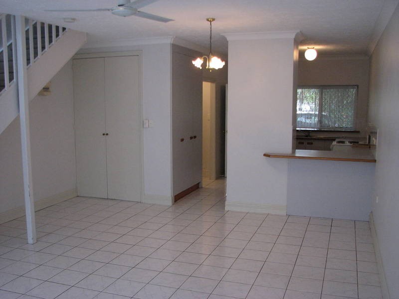 14/30 SPRINGFIELD Crescent, Cairns QLD 4870