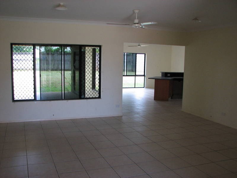 5 Savage Street, Cairns QLD 4870