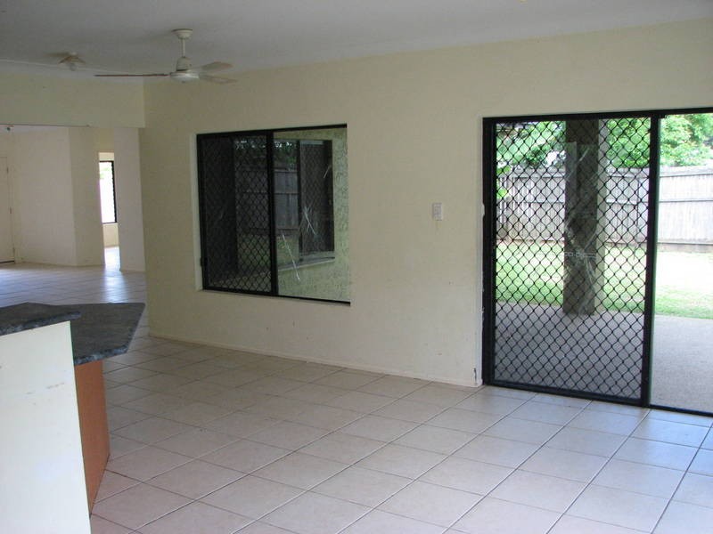 5 Savage Street, Cairns QLD 4870