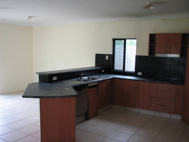 5 Savage Street, Cairns QLD 4870