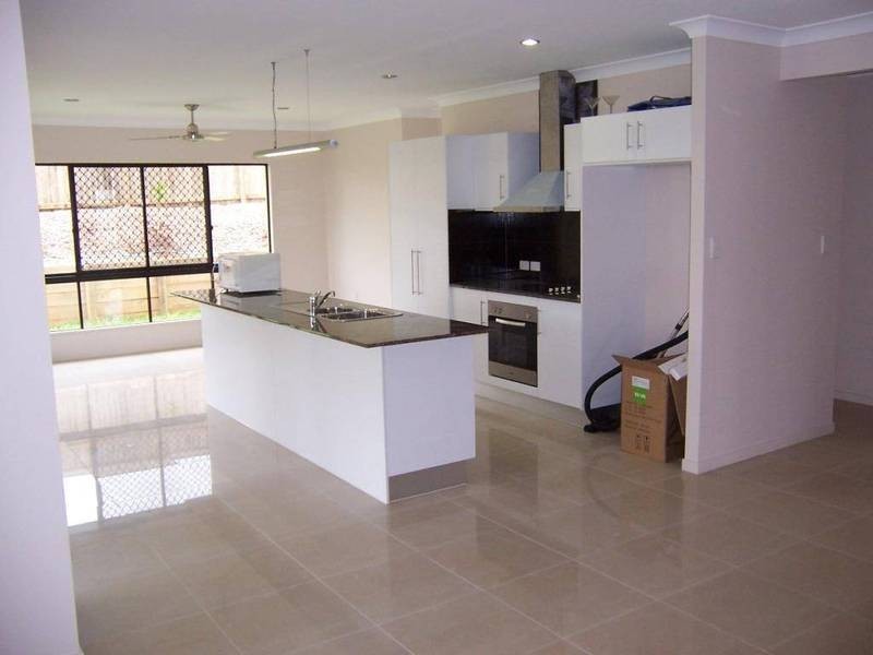 6 Springbrook Avenue, Redlynch QLD 4870