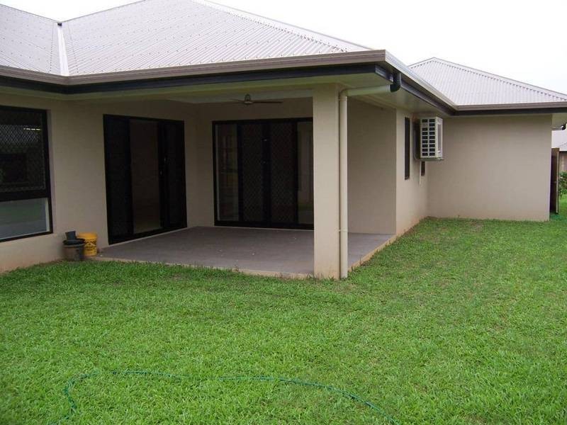 6 Springbrook Avenue, Redlynch QLD 4870