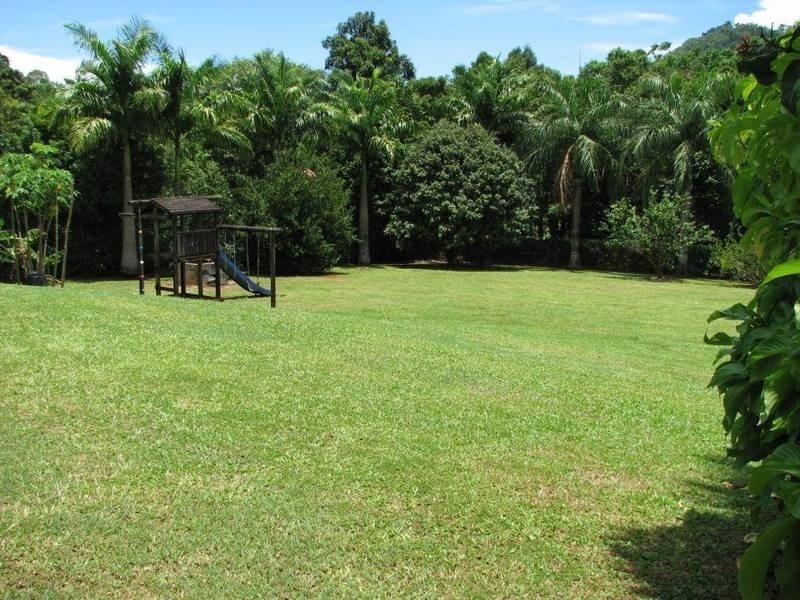 26 Chirio Drive, Redlynch QLD 4870