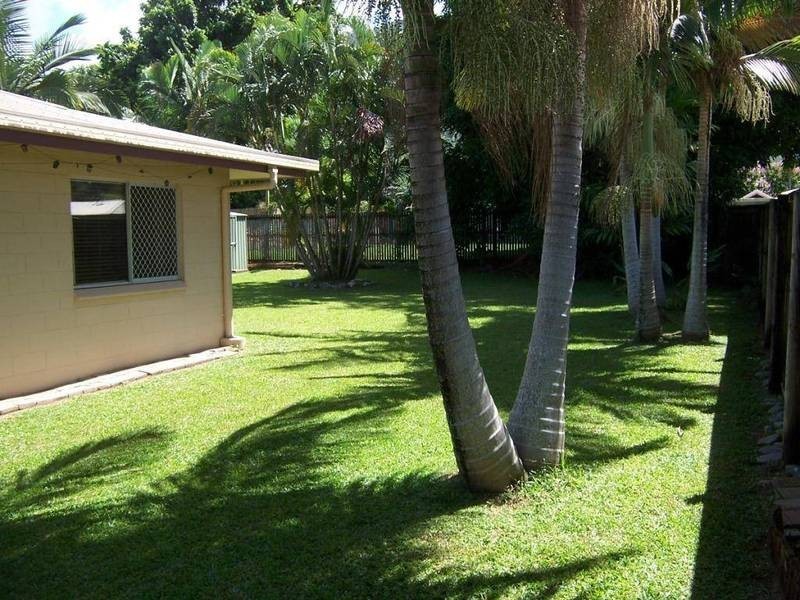15 Ronto  Close, Manoora QLD 4870
