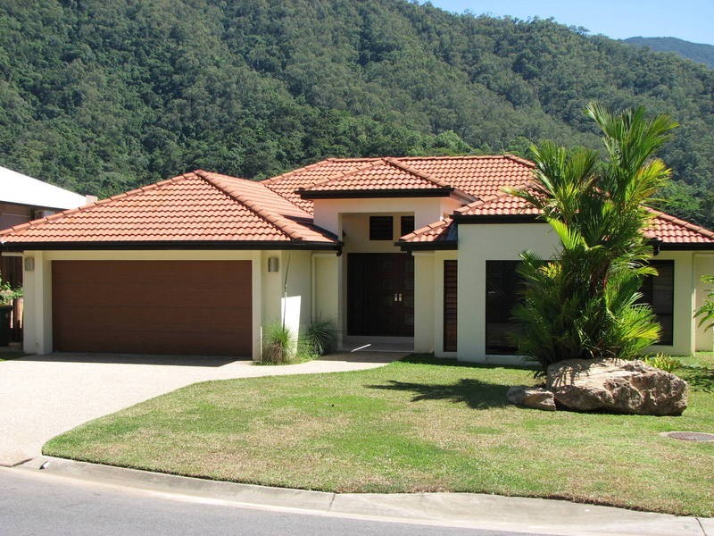 11 Brockhurst Close, Redlynch QLD 4870