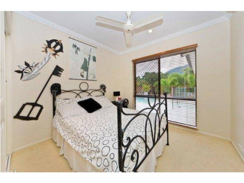 11 Brockhurst Close, Redlynch QLD 4870