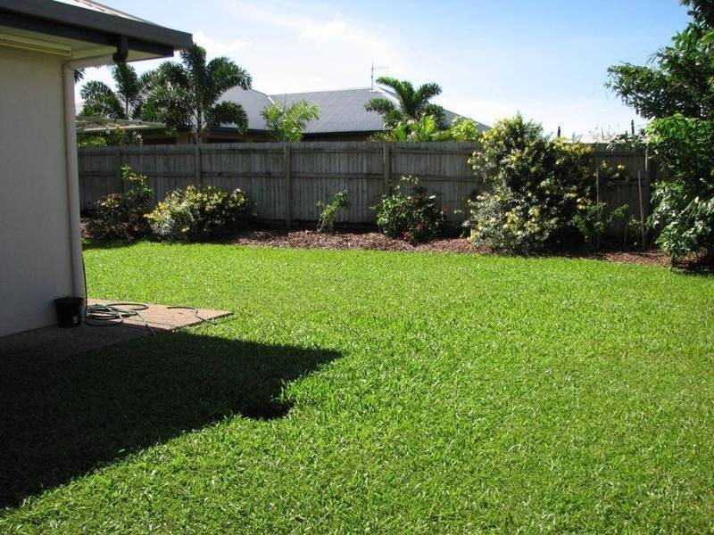 13 Byron Terrace, Redlynch QLD 4870