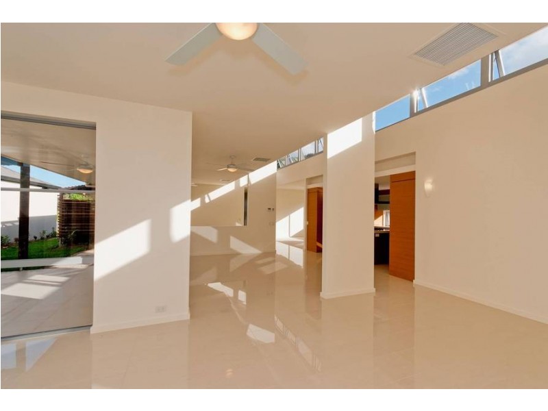 4 Rossman Road, Smithfield QLD 4878