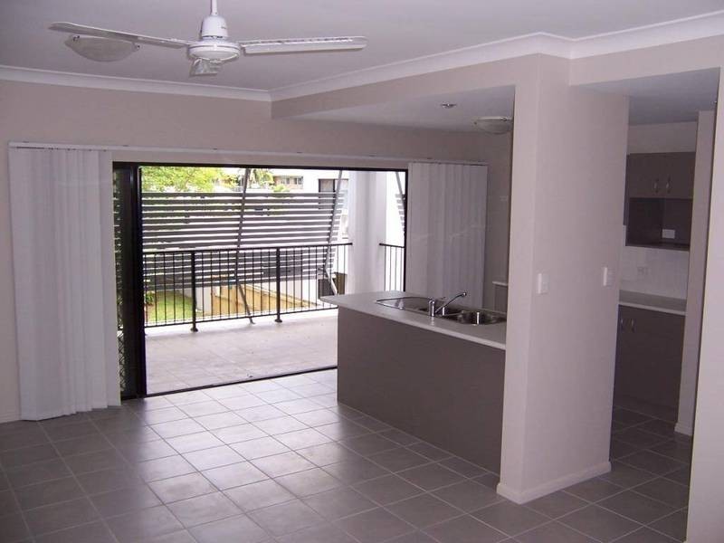 6/4-6 Olive Street, Manoora QLD 4870